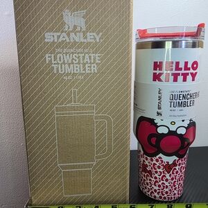 Stanley Hello Kitty FlowState Quencher Tumbler - White & Pink